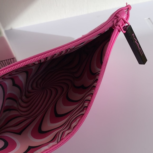MAC 2 sided Cosmetic Pouch - Picture 5 of 5